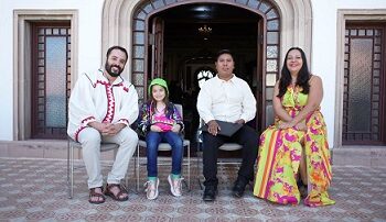 Presenta UACH «Dragonas y Dinosaurios en el Issaverso», una obra que une fantasía y conciencia social.